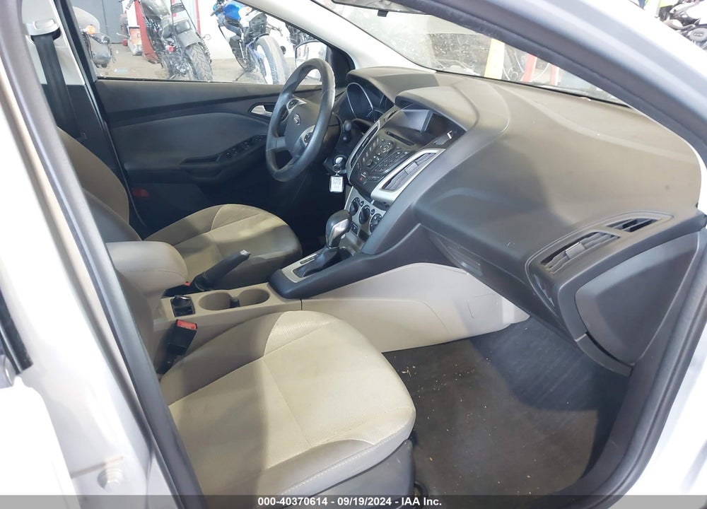 2014 FORD FOCUS SE VIN: 1FADP3F20EL274494