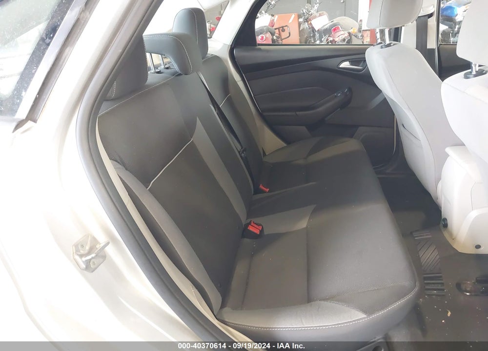 2014 FORD FOCUS SE VIN: 1FADP3F20EL274494