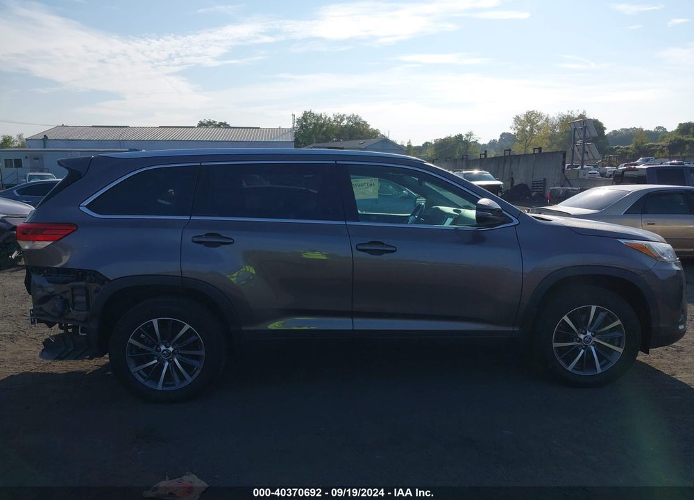 2019 TOYOTA HIGHLANDER XLE VIN: 5TDJZRFH7KS606200