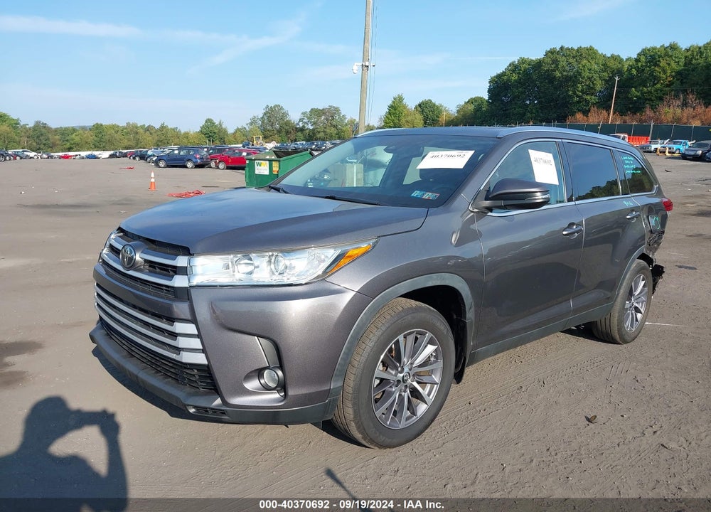 2019 TOYOTA HIGHLANDER XLE VIN: 5TDJZRFH7KS606200