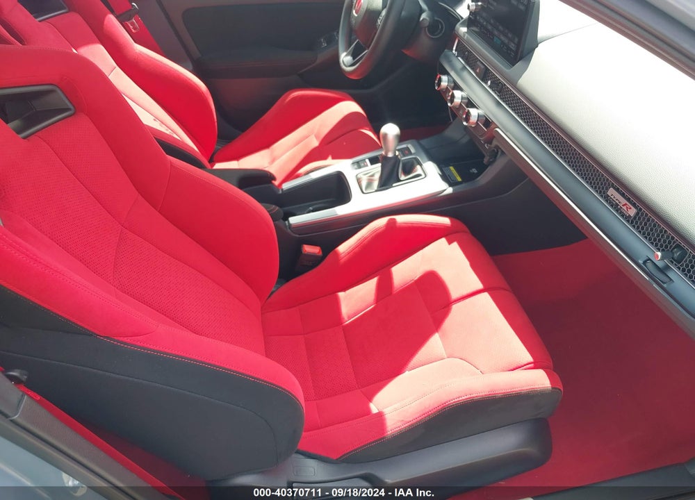 2024 HONDA CIVIC TYPE R BASE (M6) VIN: JHMFL5G40RX001952