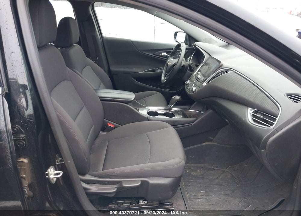2018 CHEVROLET MALIBU LT VIN: 1G1ZD5ST4JF107768