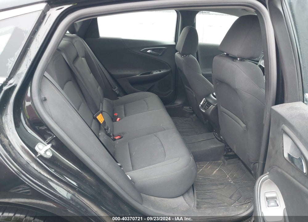 2018 CHEVROLET MALIBU LT VIN: 1G1ZD5ST4JF107768
