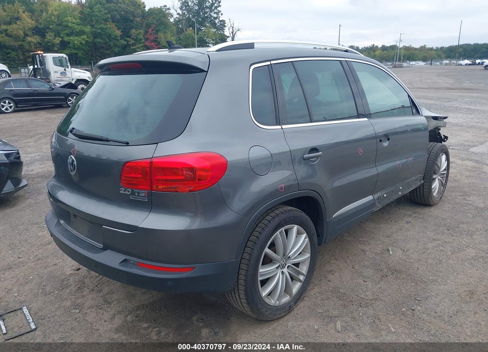 2013 VOLKSWAGEN TIGUAN SE VIN: WVGBV7AX4DW006171