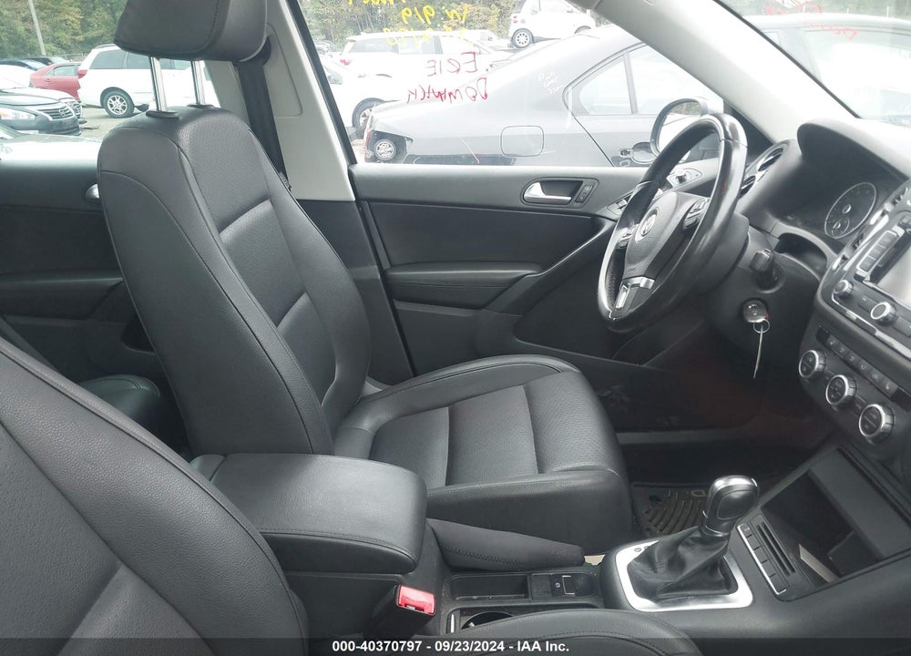 2013 VOLKSWAGEN TIGUAN SE VIN: WVGBV7AX4DW006171