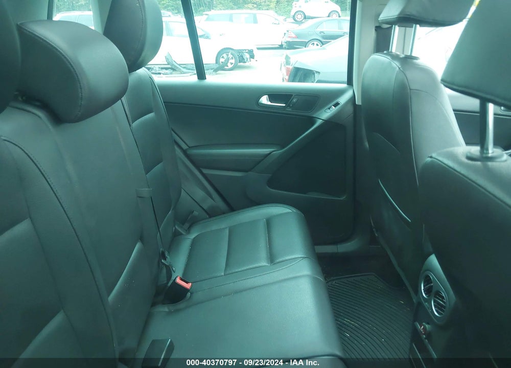 2013 VOLKSWAGEN TIGUAN SE VIN: WVGBV7AX4DW006171
