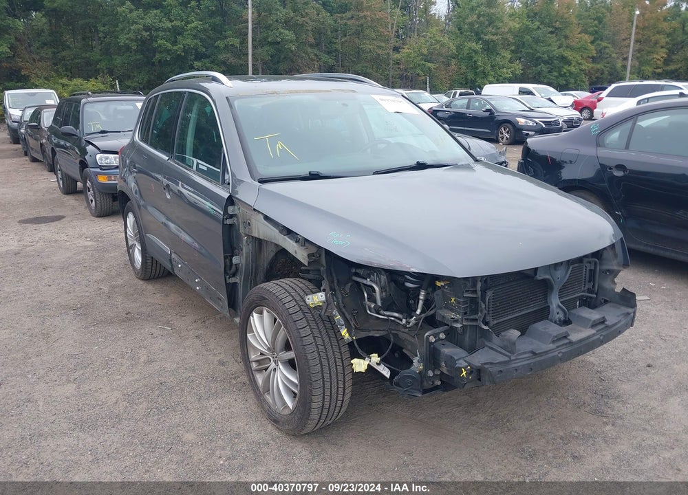 2013 VOLKSWAGEN TIGUAN SE VIN: WVGBV7AX4DW006171