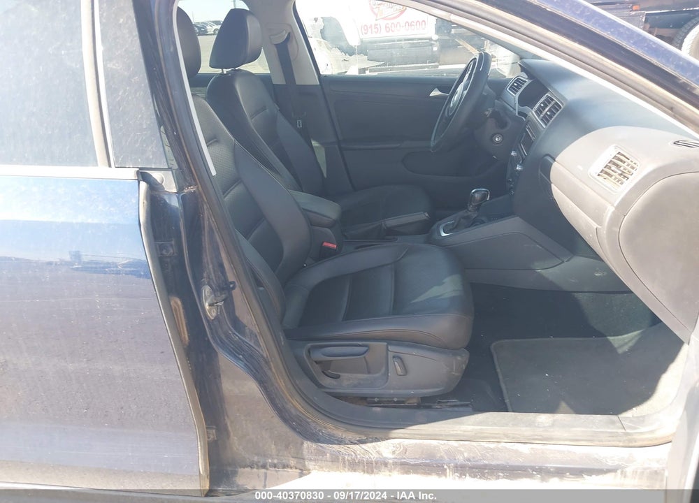 2014 VOLKSWAGEN JETTA 1.8T SE VIN: 3VWD17AJXEM262818