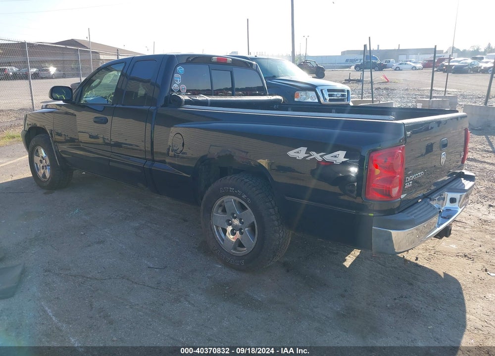 2005 DODGE DAKOTA SLT VIN: 1D7HW42N75S167300