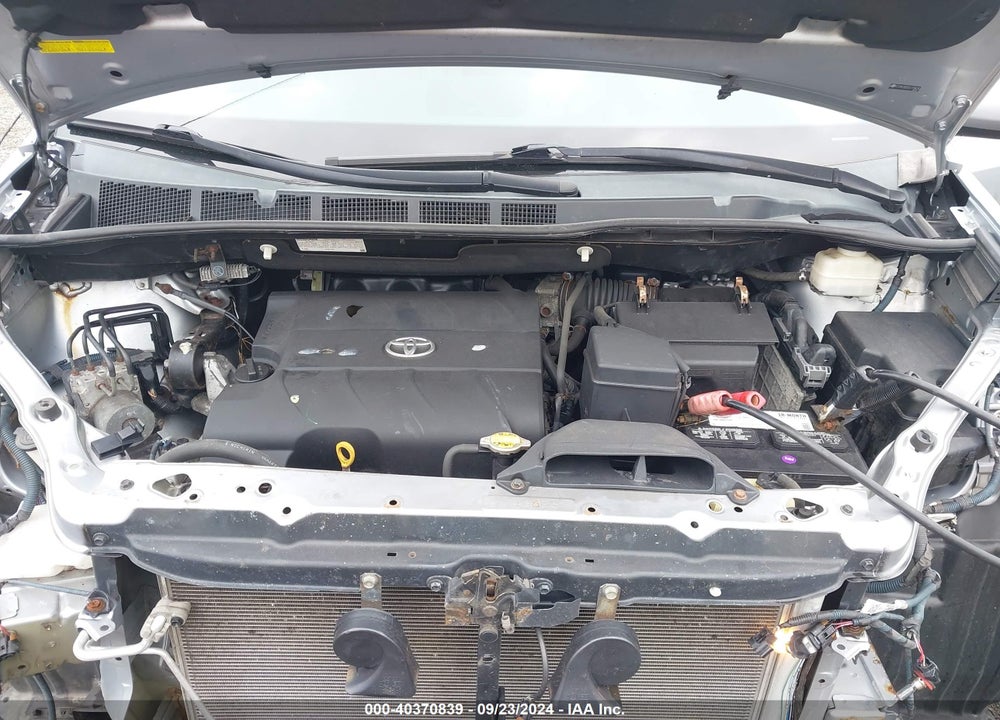 2012 TOYOTA SIENNA XLE V6 8 PASSENGER VIN: 5TDYK3DC0CS179676
