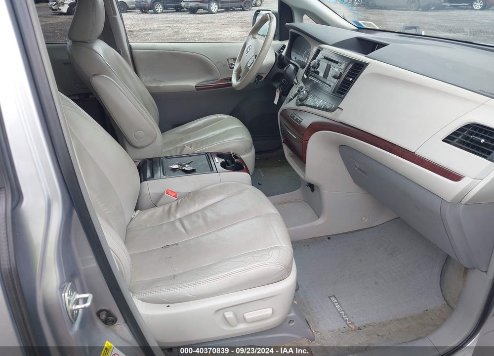 2012 TOYOTA SIENNA XLE V6 8 PASSENGER VIN: 5TDYK3DC0CS179676