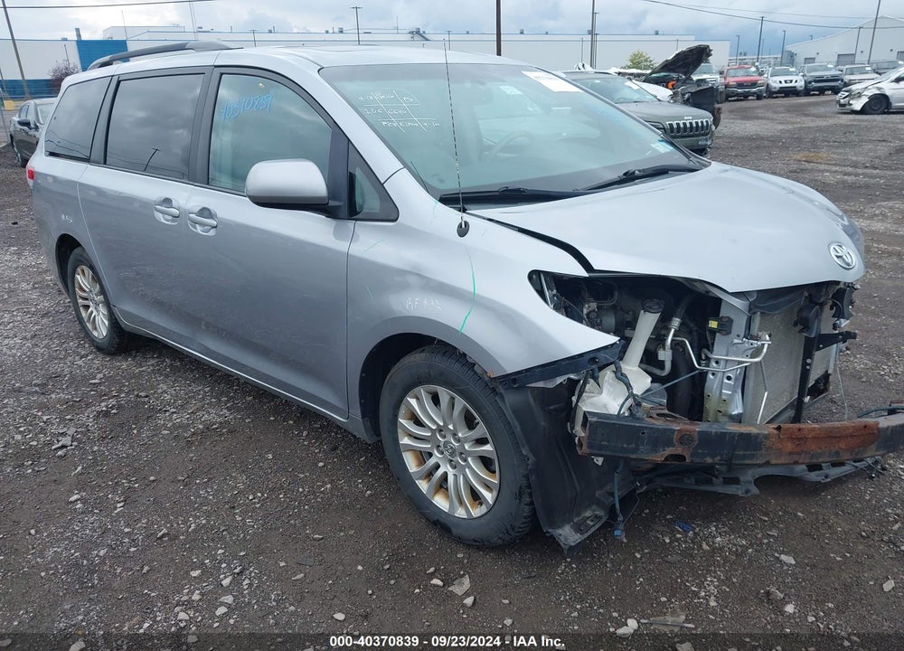 2012 TOYOTA SIENNA XLE V6 8 PASSENGER VIN: 5TDYK3DC0CS179676