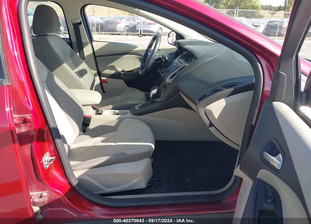 2014 FORD FOCUS SE VIN: 1FADP3F28EL406689