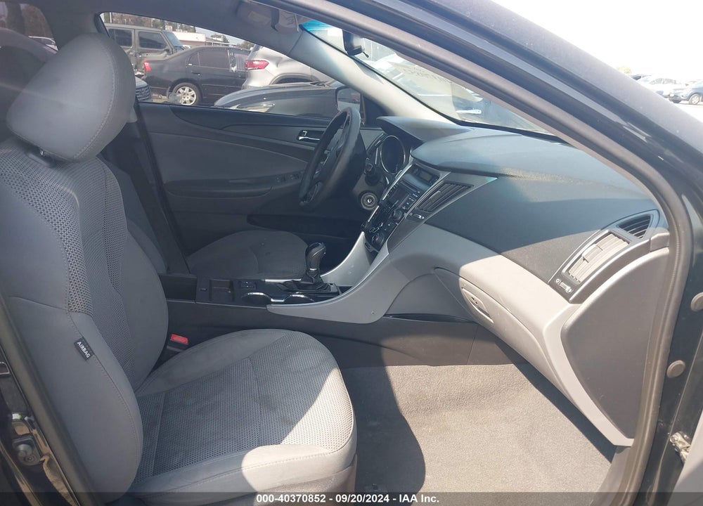 2013 HYUNDAI SONATA GLS VIN: 5NPEB4AC4DH737159