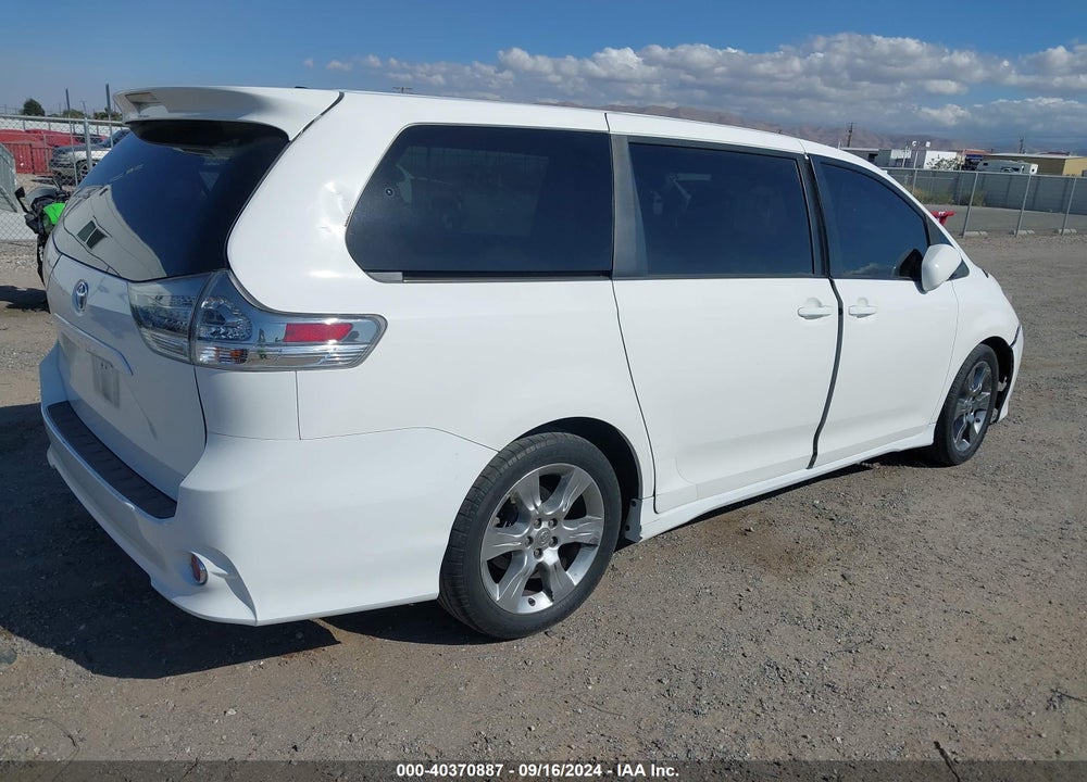 2011 TOYOTA SIENNA SE VIN: 5TDXK3DC3BS164647