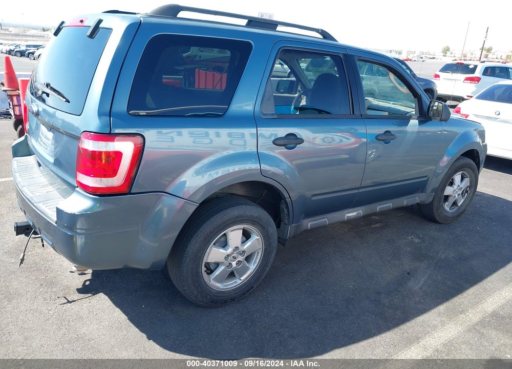 2010 FORD ESCAPE XLS VIN: 1FMCU0C72AKD34901