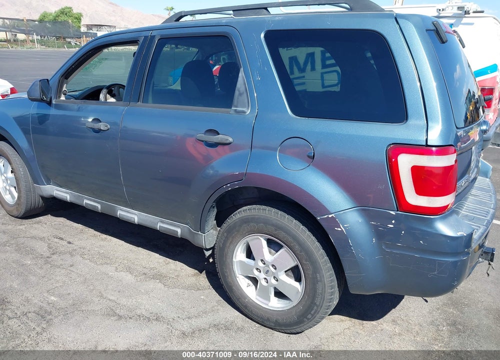 2010 FORD ESCAPE XLS VIN: 1FMCU0C72AKD34901