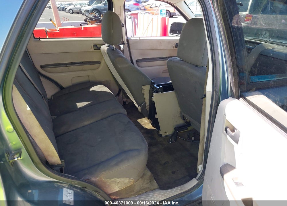 2010 FORD ESCAPE XLS VIN: 1FMCU0C72AKD34901