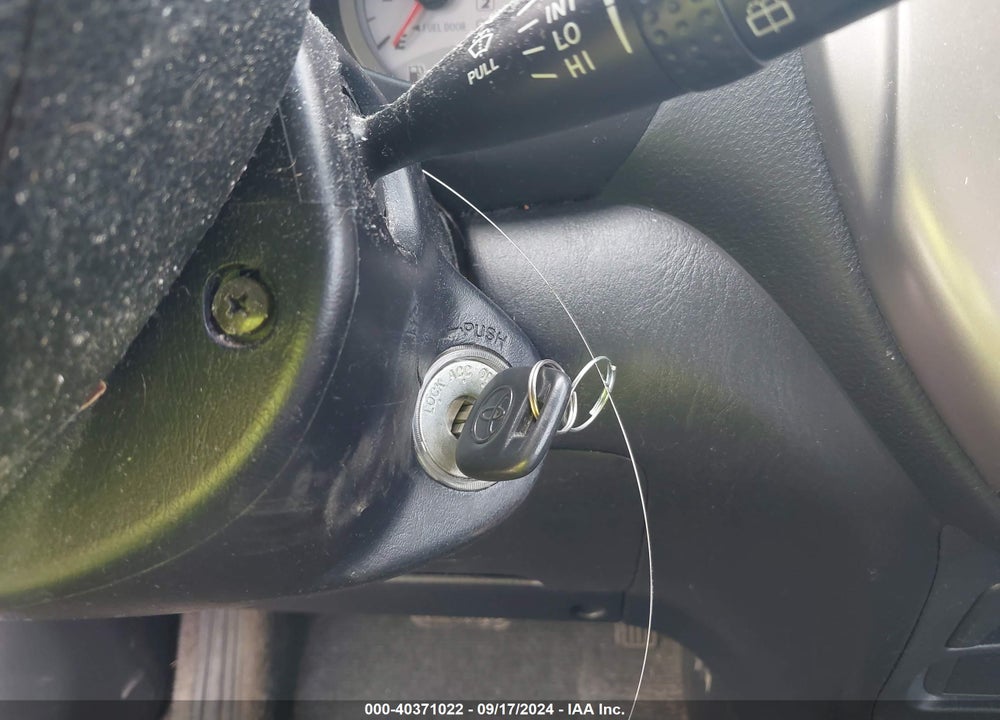 2004 TOYOTA RAV4 VIN: JTEGD20V040045435