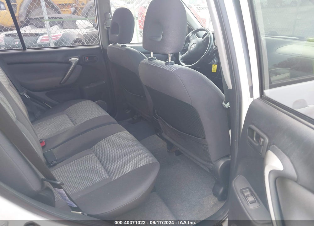 2004 TOYOTA RAV4 VIN: JTEGD20V040045435