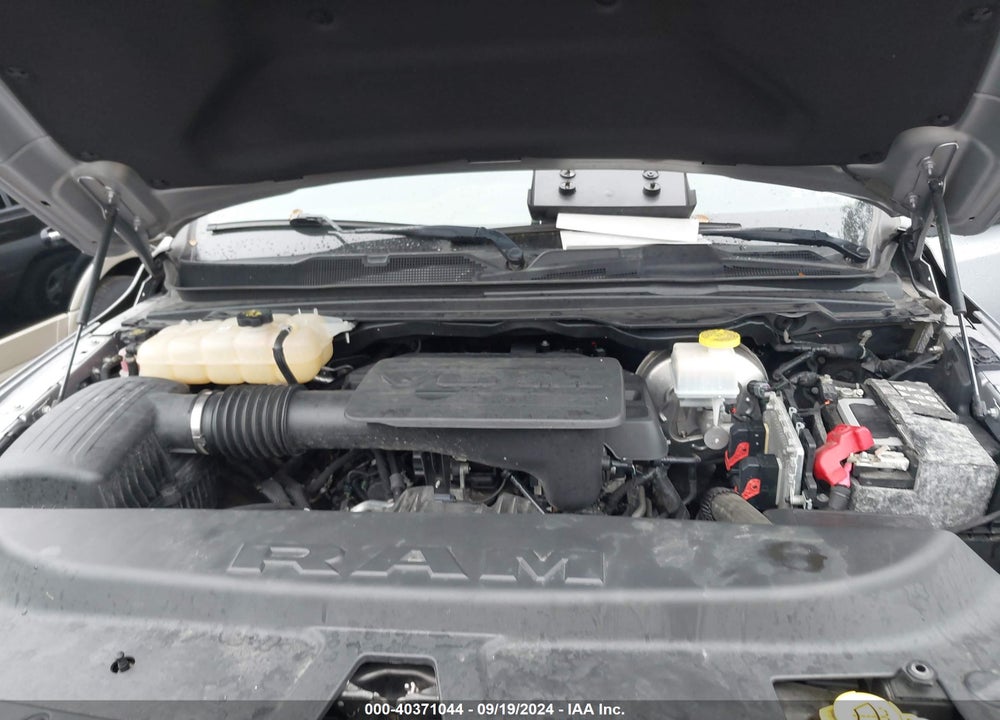 2019 RAM 1500 BIG HORN/LONE STAR 4X4 5'7 BOX VIN: 1C6RRFFG0KN720271