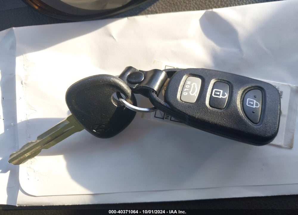 2013 HYUNDAI ELANTRA GLS VIN: 5NPDH4AE0DH434777