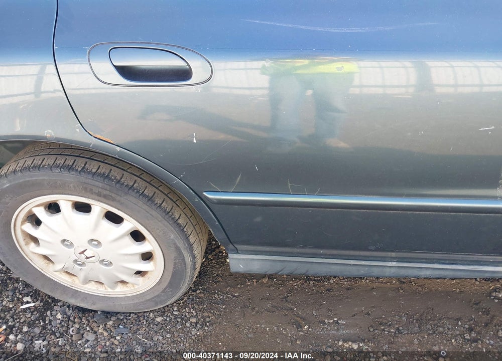 1997 HONDA ACCORD EX VIN: 1HGCD566XVA004974