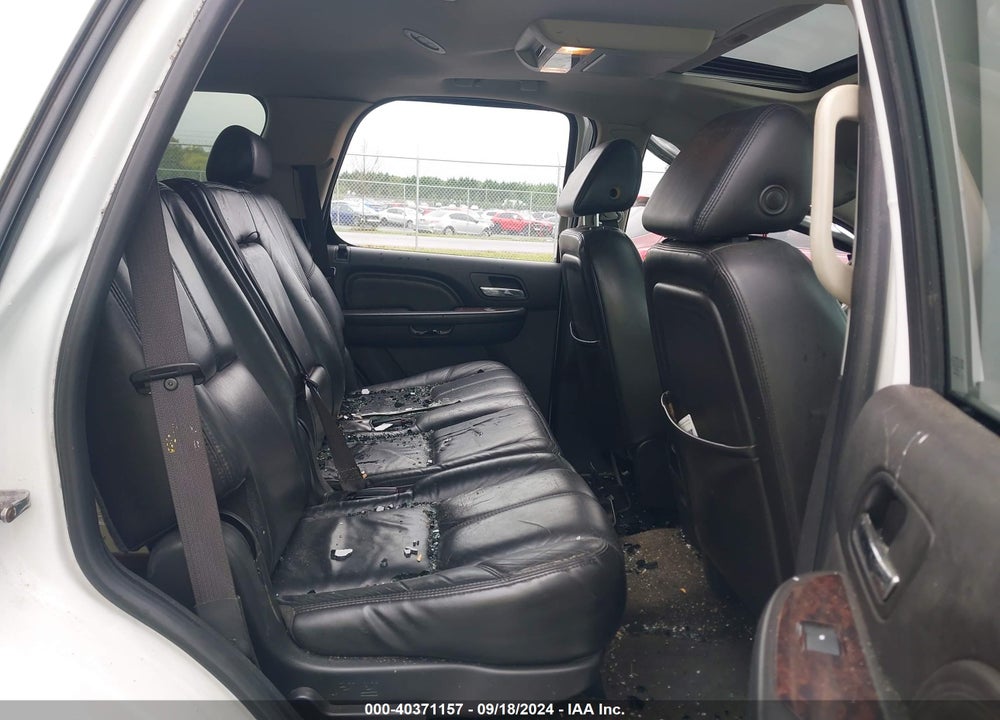 2007 GMC YUKON DENALI VIN: 1GKFK63897J245591