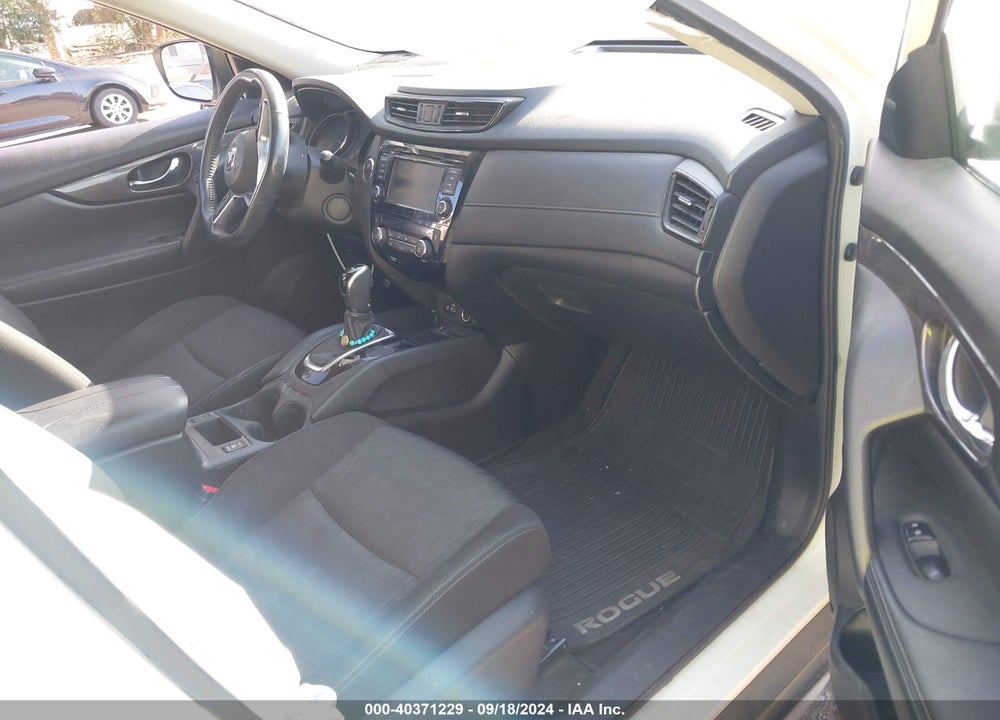 2019 NISSAN ROGUE SV VIN: JN8AT2MT0KW264948