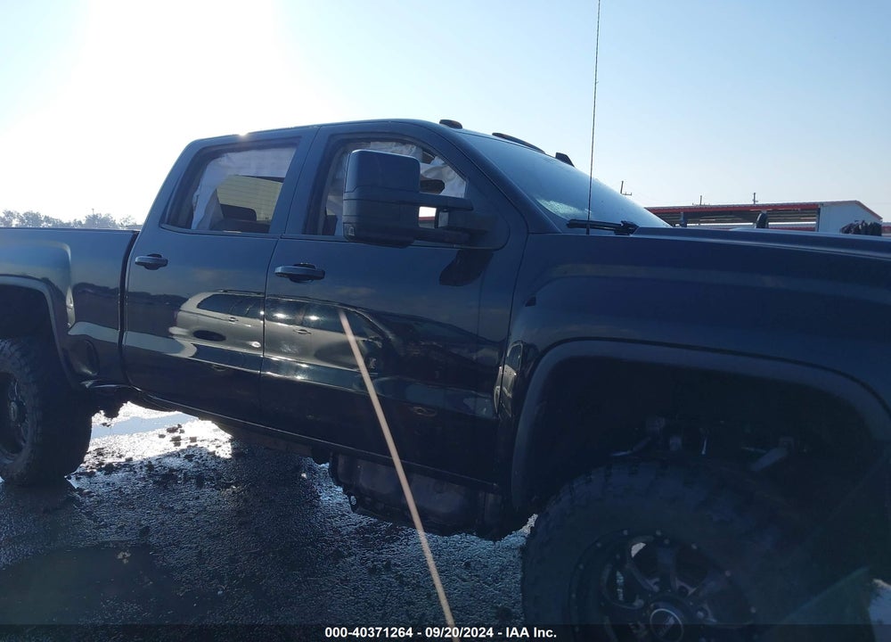 2018 GMC SIERRA 2500HD SLT VIN: 1GT12TEYXJF244073