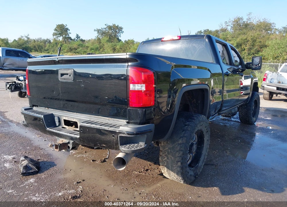 2018 GMC SIERRA 2500HD SLT VIN: 1GT12TEYXJF244073