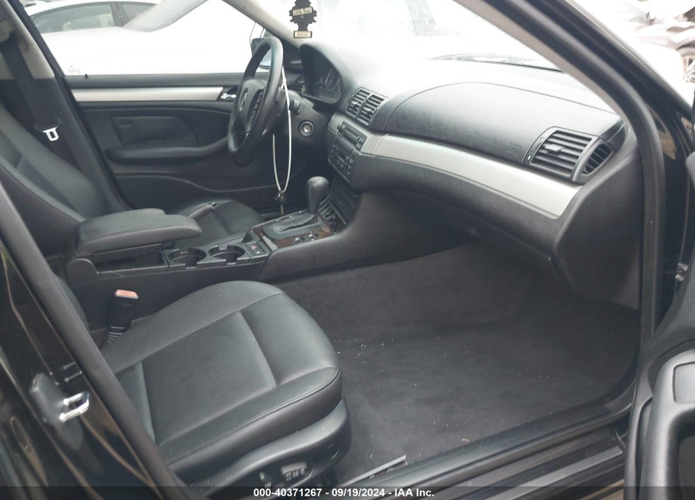 2004 BMW 330I VIN: WBAEV53454KM36823