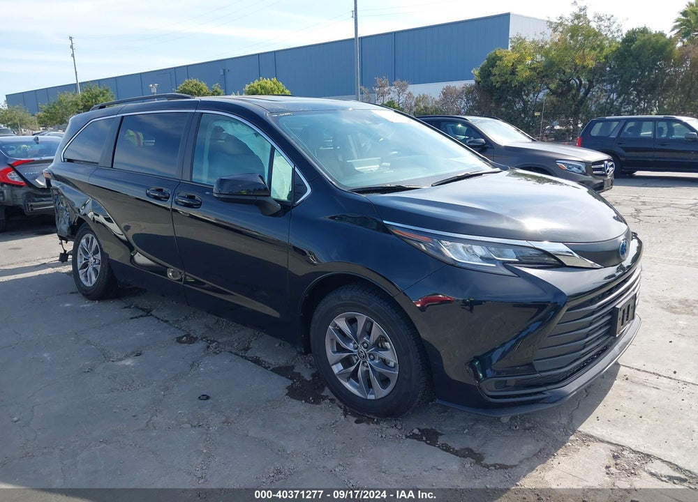 2023 TOYOTA SIENNA LE VIN: 5TDBRKEC5PS142123