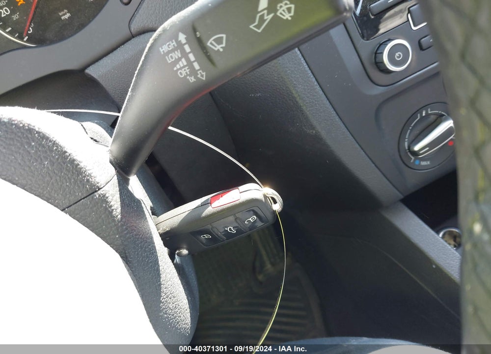 2012 VOLKSWAGEN JETTA 2.5L SE VIN: 3VWDX7AJ1CM307348