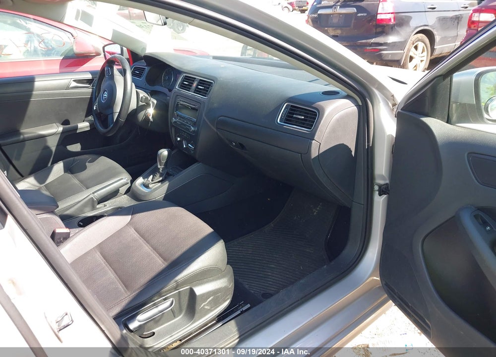 2012 VOLKSWAGEN JETTA 2.5L SE VIN: 3VWDX7AJ1CM307348