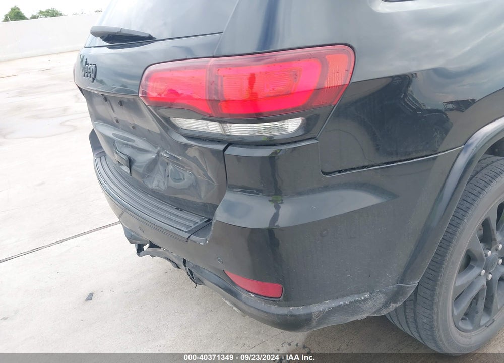 2017 JEEP GRAND CHEROKEE ALTITUDE 4X2 VIN: 1C4RJEAG8HC952915