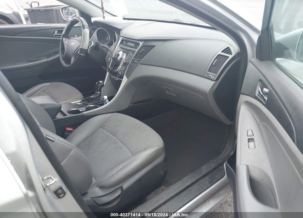2011 HYUNDAI SONATA SE VIN: 5NPEC4AC9BH038085