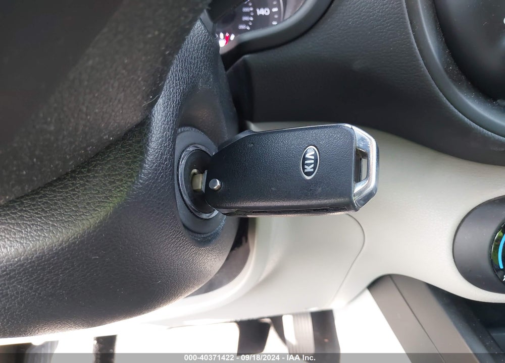 2020 KIA SOUL LX VIN: KNDJ23AU9L7123373
