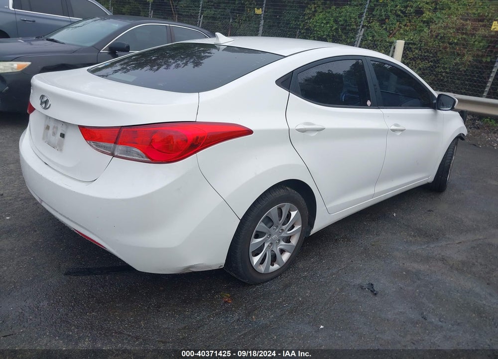 2013 HYUNDAI ELANTRA GLS VIN: 5NPDH4AEXDH160827