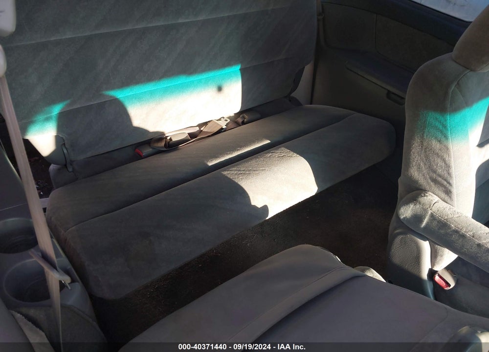 2004 HONDA ODYSSEY EX VIN: 5FNRL18824B111994