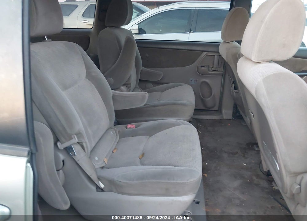 2010 TOYOTA SIENNA LE VIN: 5TDKK4CC7AS326098