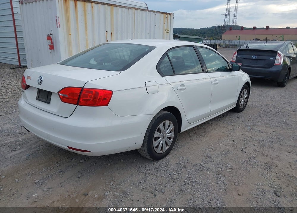 2013 VOLKSWAGEN JETTA 2.0L BASE/2.0L S VIN: 3VW2K7AJXDM309803