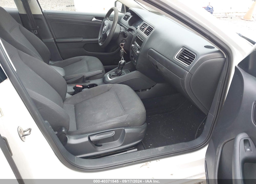 2013 VOLKSWAGEN JETTA 2.0L BASE/2.0L S VIN: 3VW2K7AJXDM309803