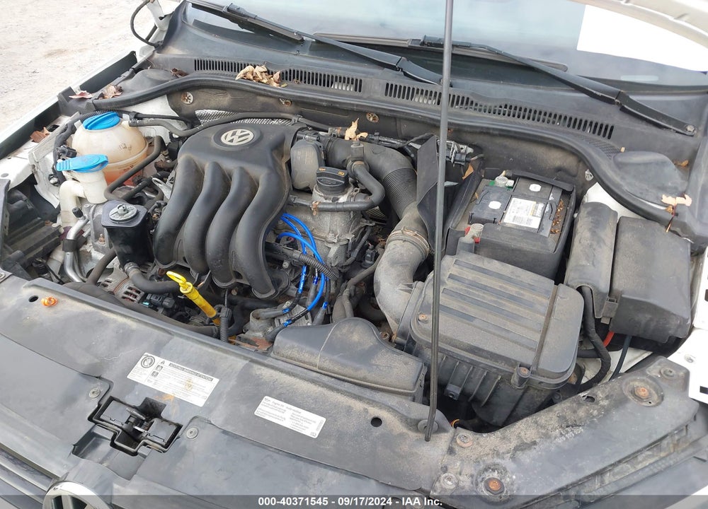 2013 VOLKSWAGEN JETTA 2.0L BASE/2.0L S VIN: 3VW2K7AJXDM309803