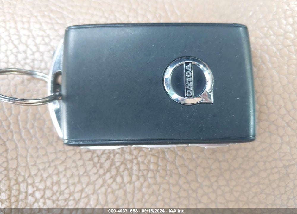 2019 VOLVO S90 VIN: LVYA22MKXKP110725