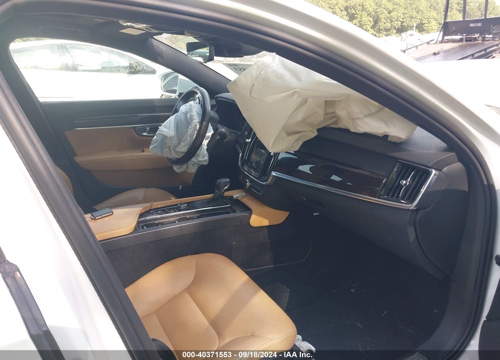 2019 VOLVO S90 VIN: LVYA22MKXKP110725