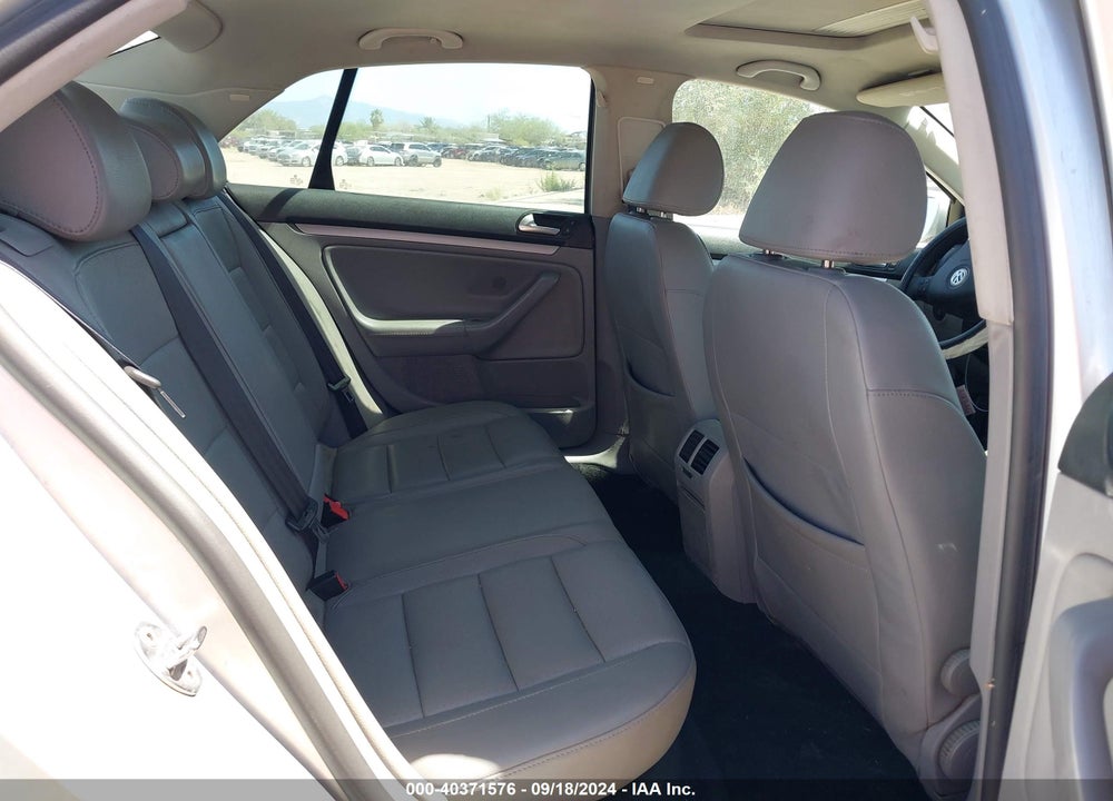 2008 VOLKSWAGEN JETTA SE/SEL VIN: 3VWRM71K88M032821