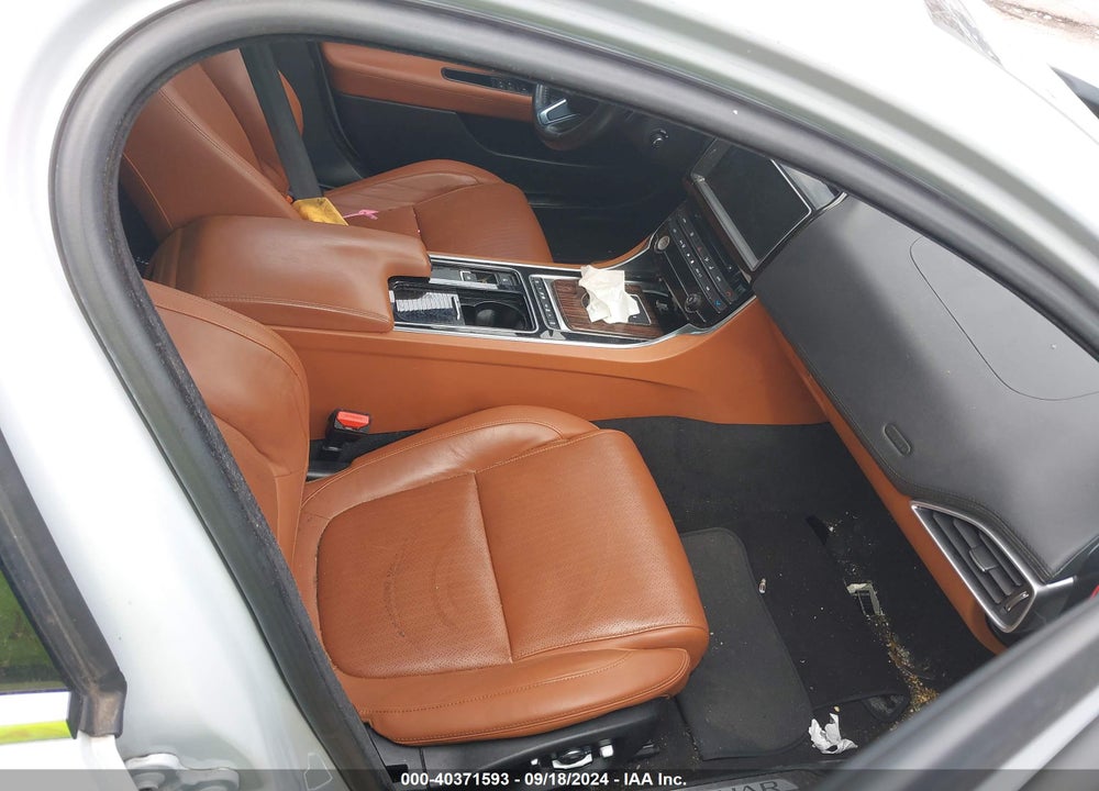 2018 JAGUAR XE 35T PORTFOLIO LIMITED EDITION VIN: SAJAH4EV1JCP17517