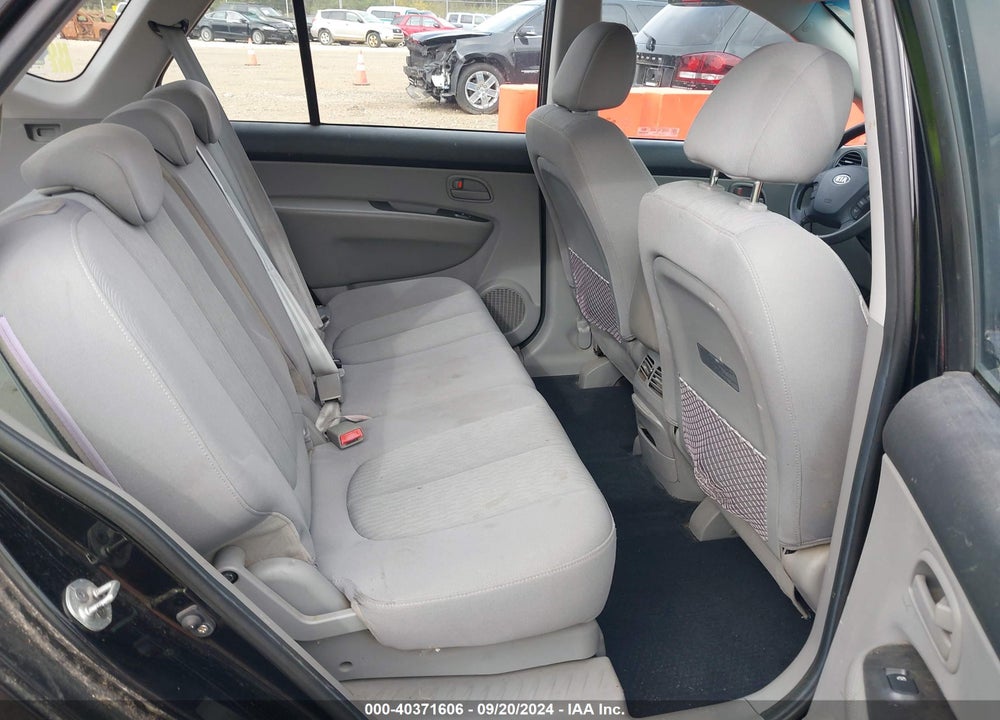 2008 KIA RONDO LX V6 VIN: KNAFG526587133700