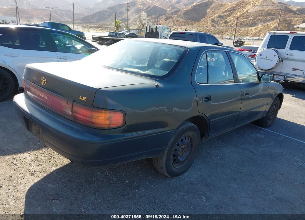 1994 TOYOTA CAMRY LE VIN: JT2SK12E1R0252122